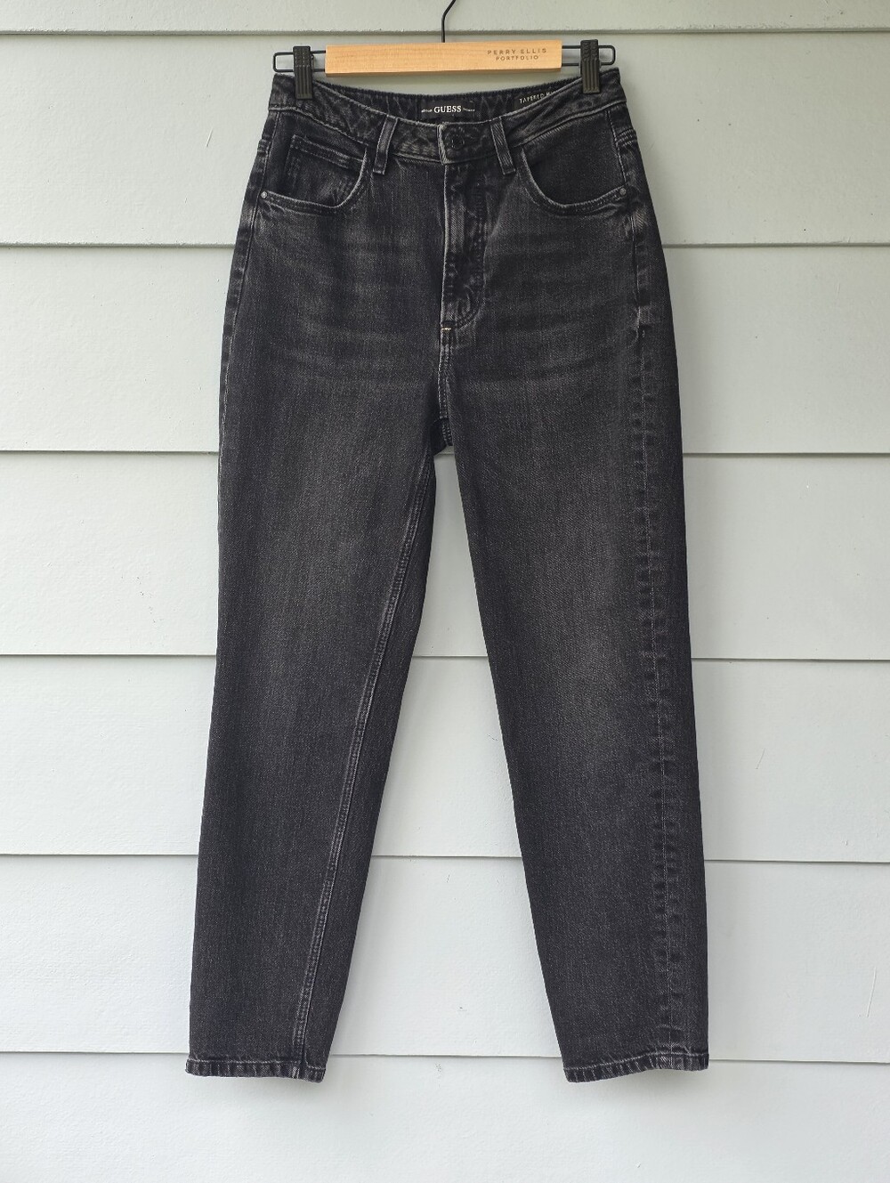 GUESS Women's High-Rise Black Washed Jeans Sz 28